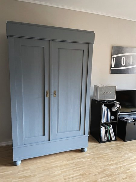 Kleiderschrank – Taubenblau